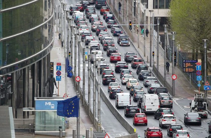 Brussels siết chặt kiểm soát, phạt nặng xe không đạt chuẩn môi trường