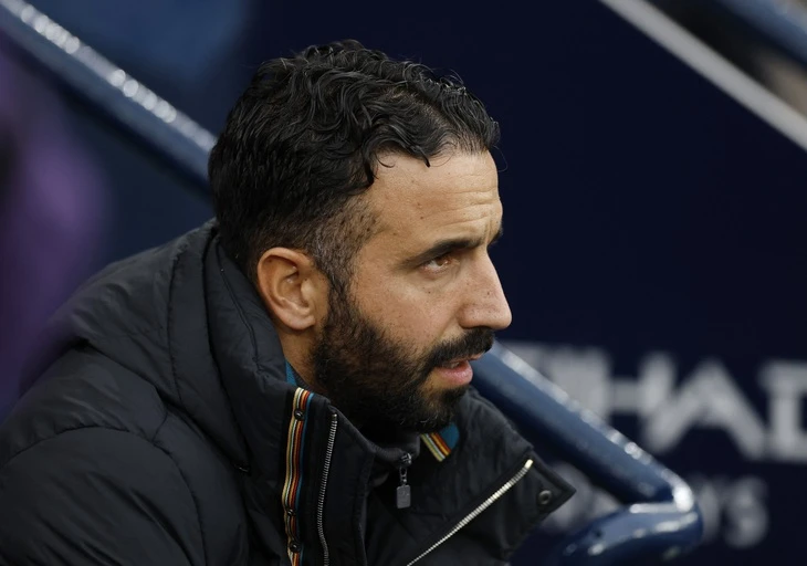 HLV Amorim: 'Ông chủ Man United đề nghị ký hợp đồng mới với tôi'