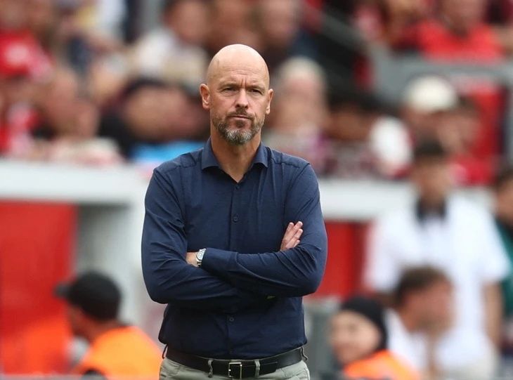 HLV Erik Ten Hag khiến Leverkusen thua trong ngày ra quân tại Bundesliga