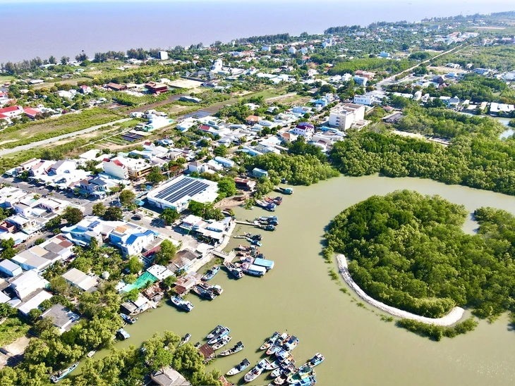 Khu thương mại tự do: bài học từ Thượng Hải, Singapore