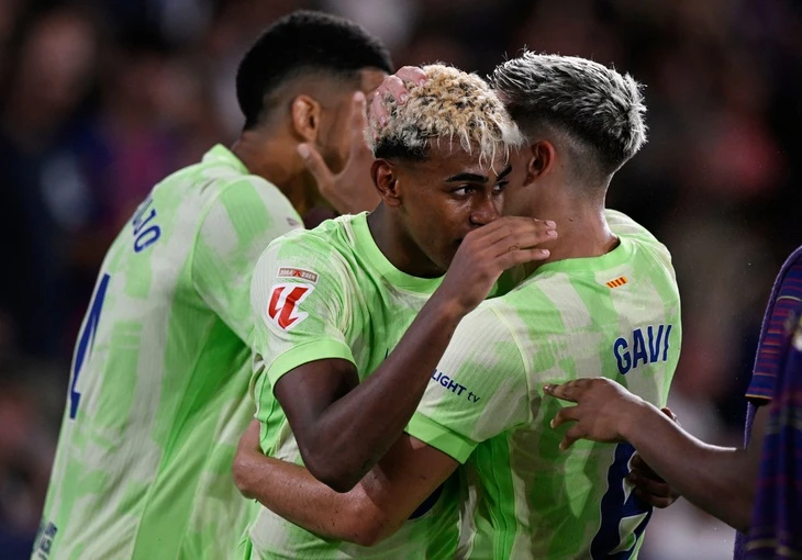 Yamal lại tỏa sáng giúp Barca lội ngược dòng ngoạn mục