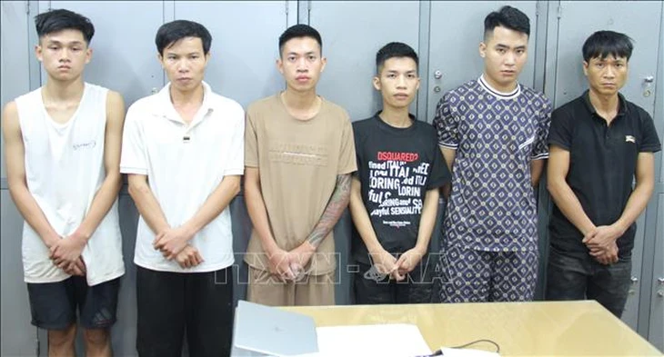 Bắt nhóm người tổ chức bán đá 'đổ thạch' kiểu livestream, lừa đảo đến 10 tỉ đồng