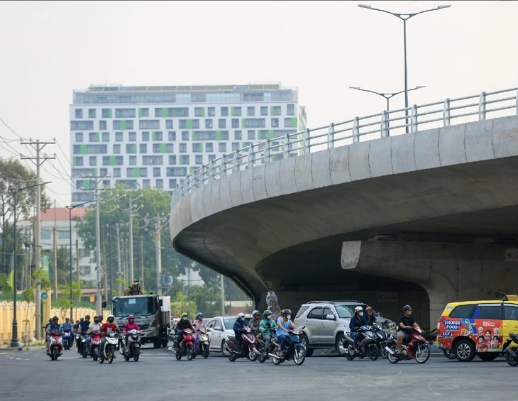 'Chốt' phương án đi lại qua đường nối Trần Quốc Hoàn - Cộng Hòa sau thông xe