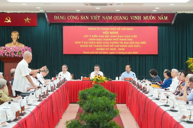 Thành ủy TP.HCM nghe cán bộ nghỉ hưu góp ý dự thảo báo cáo chính trị Đại hội Đảng bộ TP.HCM