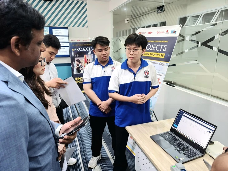 Sinh viên làm app quản lý vận tải hóa chất