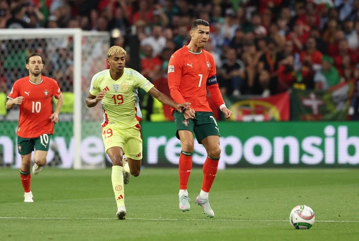 Lamine Yamal không thể thắng 'khắc tinh' Ronaldo, dù thống kê áp đảo