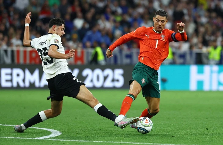 Ronaldo bị mỉa mai khi nói Lamine Yamal chưa xứng đáng với Quả bóng vàng