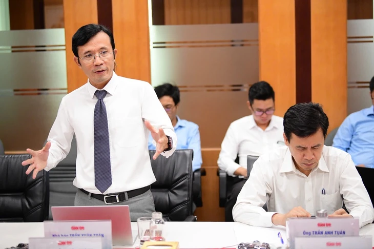 Tọa đàm báo Tuổi Trẻ: Mở đường băng cho tư nhân làm hạ tầng