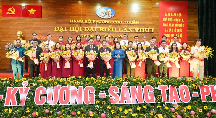 Phường Phú Thuận phát huy sáng kiến chuyển đất trống thành công viên, sân chơi