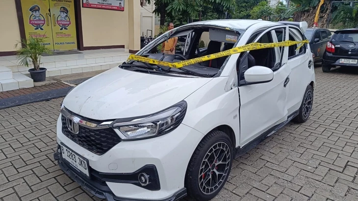 Ô tô cháy thành than, chủ xe bỏng nặng vì hút thuốc sau khi xịt vệ sinh điều hòa
