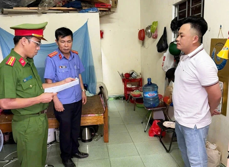 Bắt người lừa vay 3,7 tỉ đồng để đáo hạn ngân hàng rồi chiếm luôn