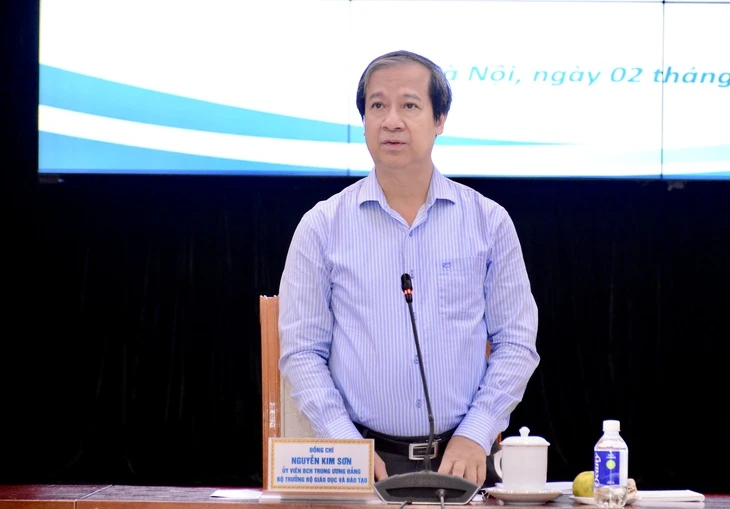Bộ trưởng Nguyễn Kim Sơn: Tập trung tối đa hỗ trợ cán bộ giáo dục cấp xã