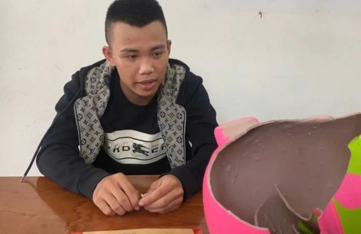 Lấy trộm heo đất có 115 triệu, vài giờ sau bị công an bắt khi chưa kịp tiêu đồng nào