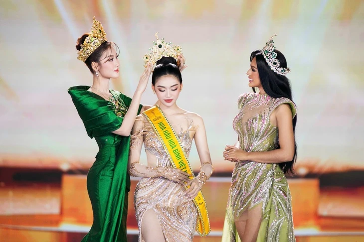 Công ty Minh Khang và Sen Vàng tranh chấp tên gọi Hoa hậu Hòa bình Việt Nam