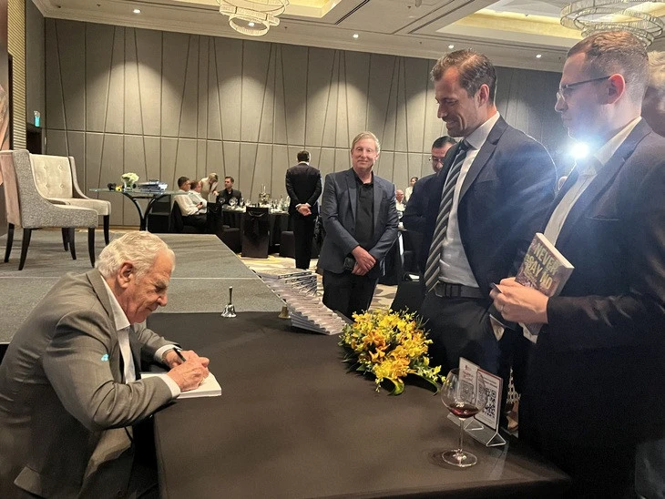 30 năm kinh tế Việt Nam qua mắt doanh nhân người Anh