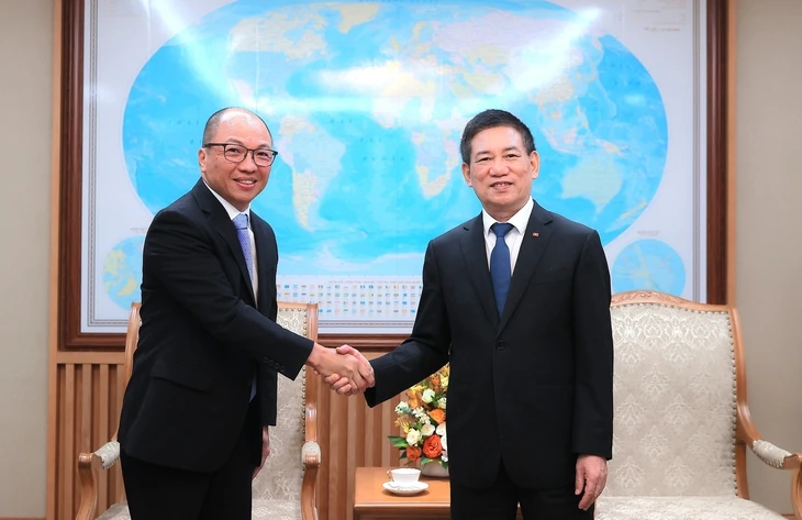 Toyota muốn mở rộng xe xanh, 'phổ cập ô tô' ở Việt Nam