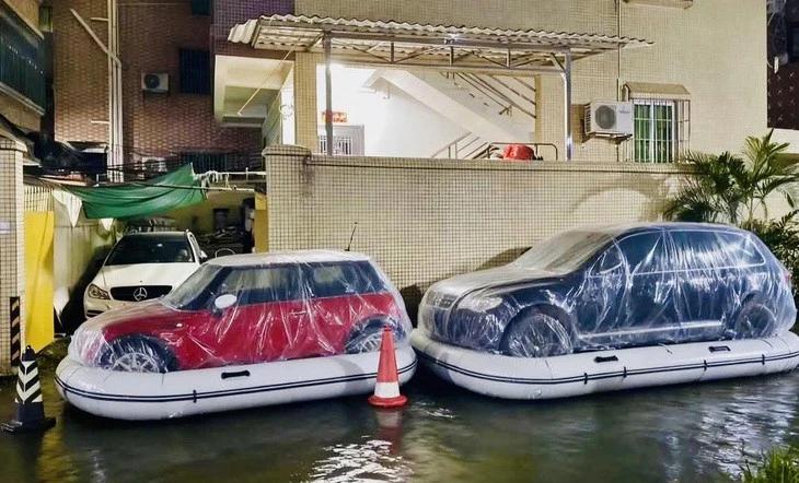 Đồ chống ngập ô tô mùa mưa bão gây sốt mạng xã hội: Loại rẻ 1 triệu, cao cấp tới 30 triệu đồng