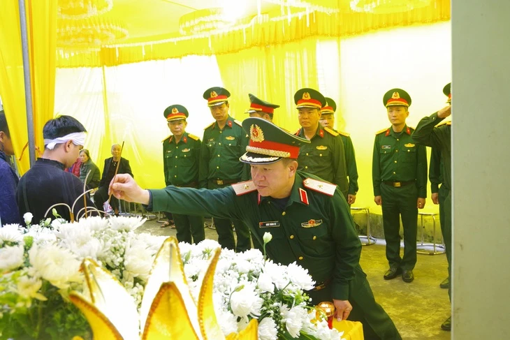 Khẩn trương hoàn thiện các thủ tục chính sách cho chiến sĩ hy sinh tại Quân khu 3