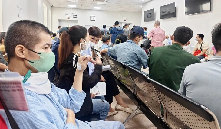 Người bệnh ung thư nghèo đề xuất bảo hiểm y tế có chính sách hỗ trợ: Bộ Y tế nói gì?