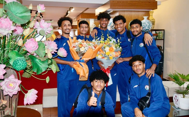 Đối thủ cạnh tranh trực tiếp với U23 Việt Nam đi tập ngay khi đến Việt Trì