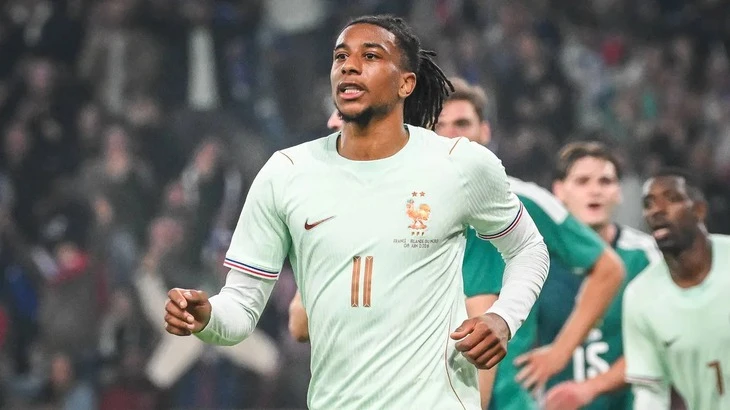 Olise rực sáng, che mờ cả Mbappe lẫn Dembele