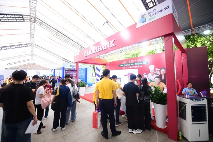 Agribank tăng tốc chuyển đổi số dịch vụ ngân hàng