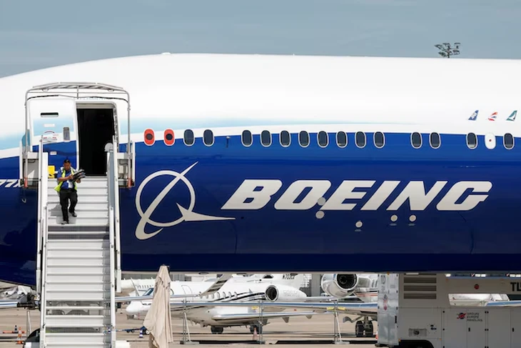 Ba Lan tịch thu 5 tấn lốp máy bay Boeing vận chuyển lén sang Nga