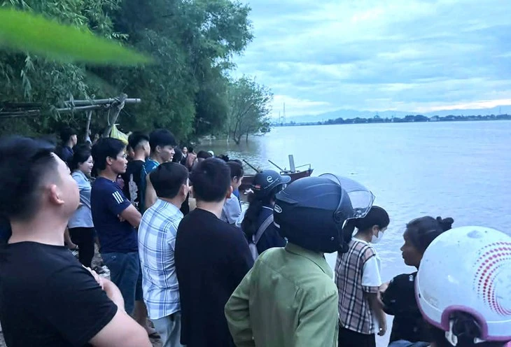 Tìm thấy thi thể nam sinh lớp 6 đuối nước trên sông Lam
