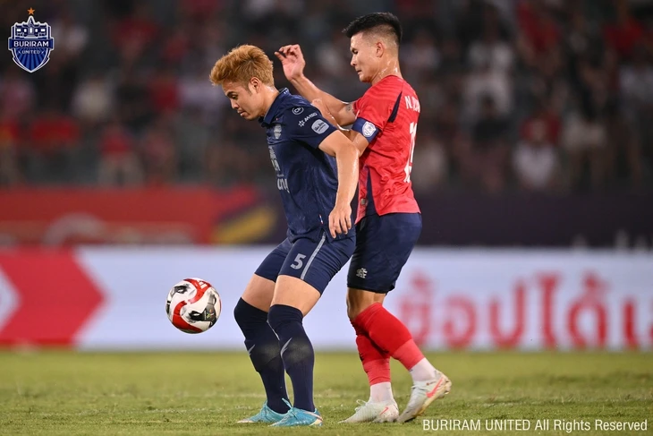 Buriram Utd có lợi thế sân nhà, Công An Hà Nội có Polking am hiểu bóng đá Thái