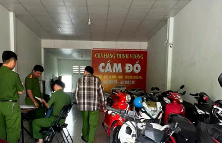 Phát hiện cơ sở cầm đồ 'chui' ở Phú Quốc tàng trữ dao, kiếm