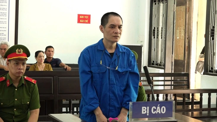 Con gái bị cha chồng la mắng, cha ruột đang nằm viện vác dao đâm ông thông gia