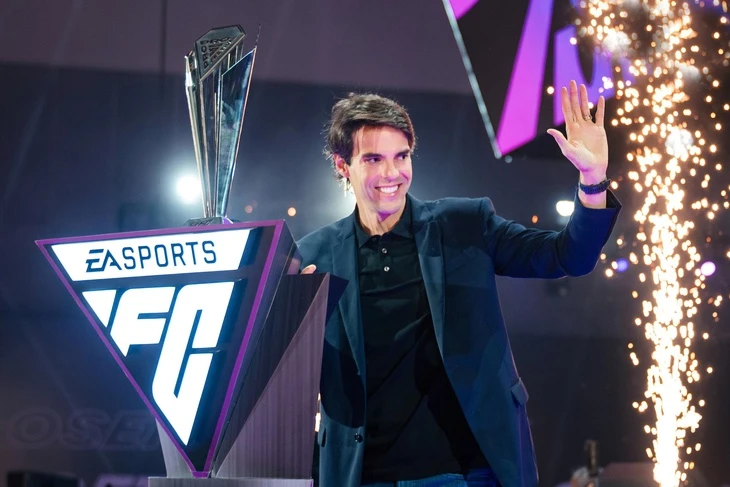 Kaka và Figo khép lại 3 ngày 'đại tiệc bóng đá' ở TP.HCM