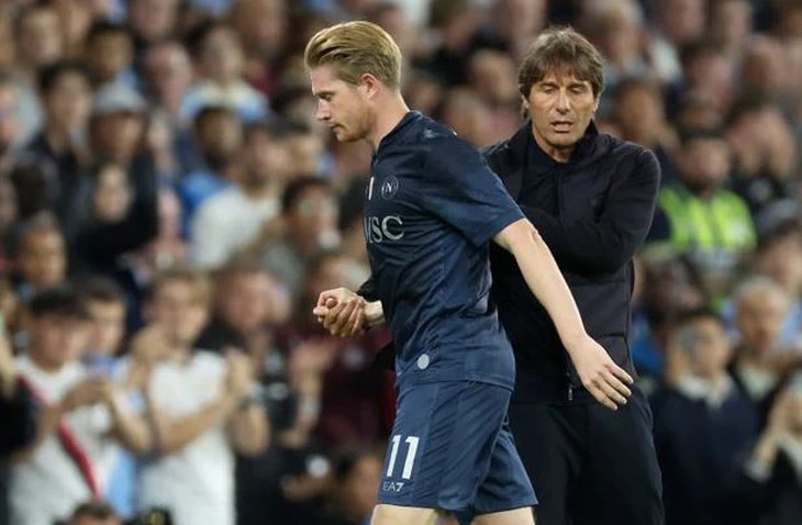 HLV Conte: 'Số phận nghiệt ngã với De Bruyne, thẻ đỏ hủy hoại trận đấu'