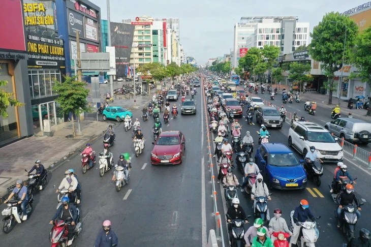 Nghĩ về cái 'gan' trên đường Cộng Hòa