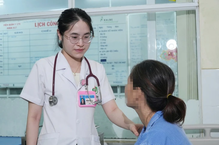 Nữ sinh 17 tuổi mắc hội chứng Evans hiếm gặp