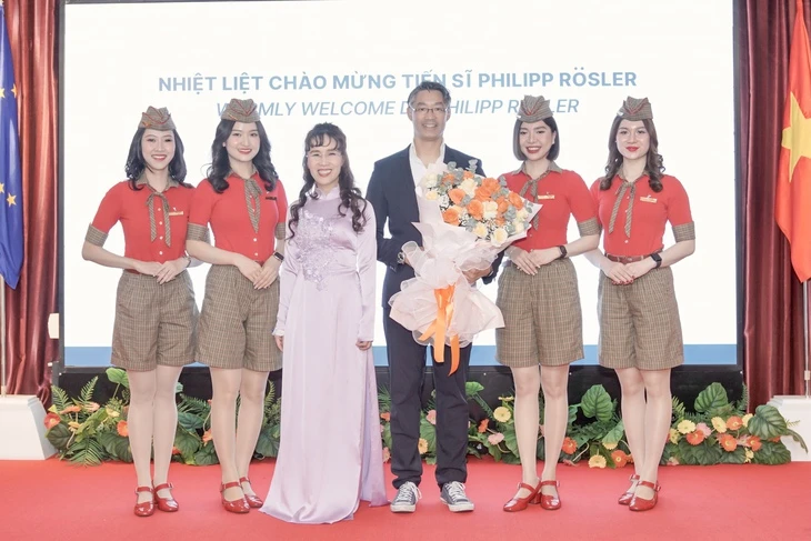 Nguyên Phó thủ tướng Đức Philipp Rösler gia nhập Vietjet