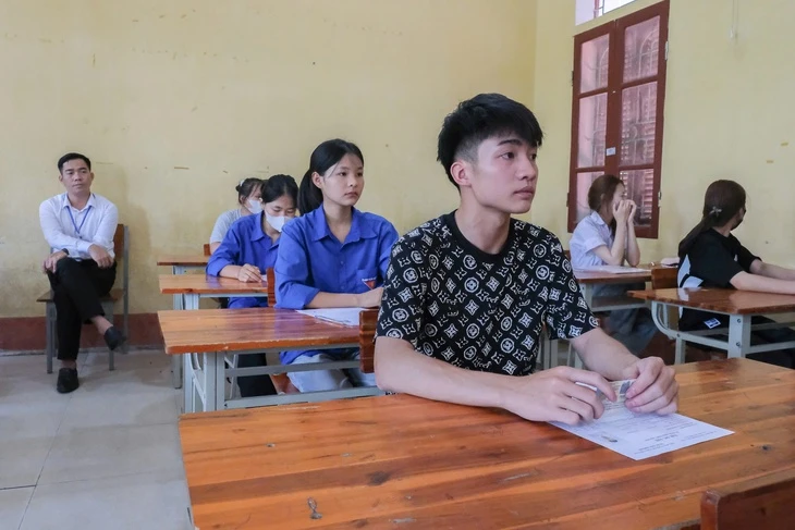 Trong 10 năm, điểm thi tốt nghiệp THPT trồi sụt và những cơn mưa điểm 10