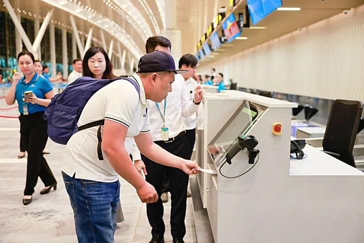 Nhà ga T3 Tân Sơn Nhất bắt đầu đón khách