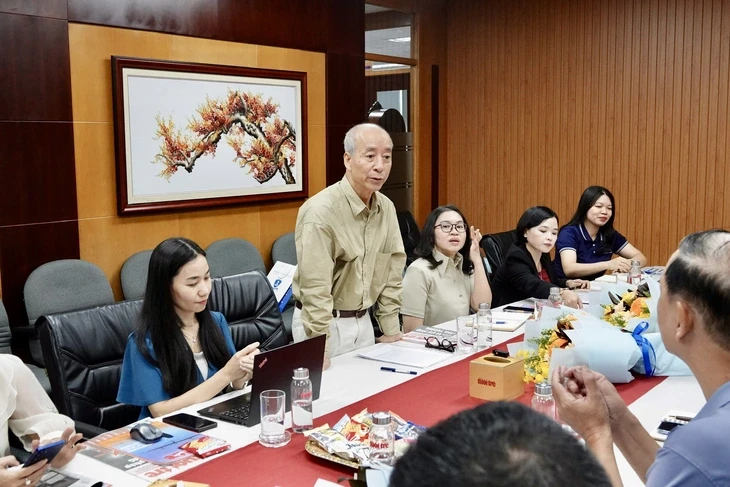 Hơn 2.000 sinh viên Trường đại học Nguyễn Tất Thành học thực hành tại báo Tuổi Trẻ