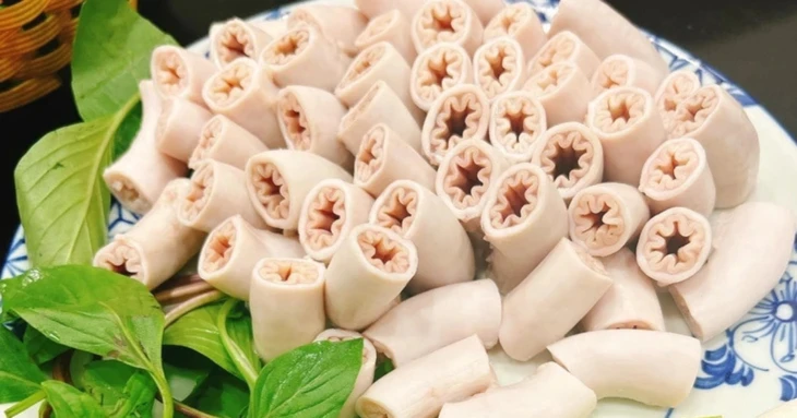 Chống buôn lậu, hàng giả: Khó lấy mẫu lòng se điếu; Nhà Đoàn Di Băng bán mặt hàng gì?