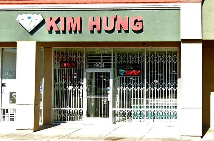 Video vụ cướp như 'đi giật cô hồn' tiệm vàng người Việt ở San Jose