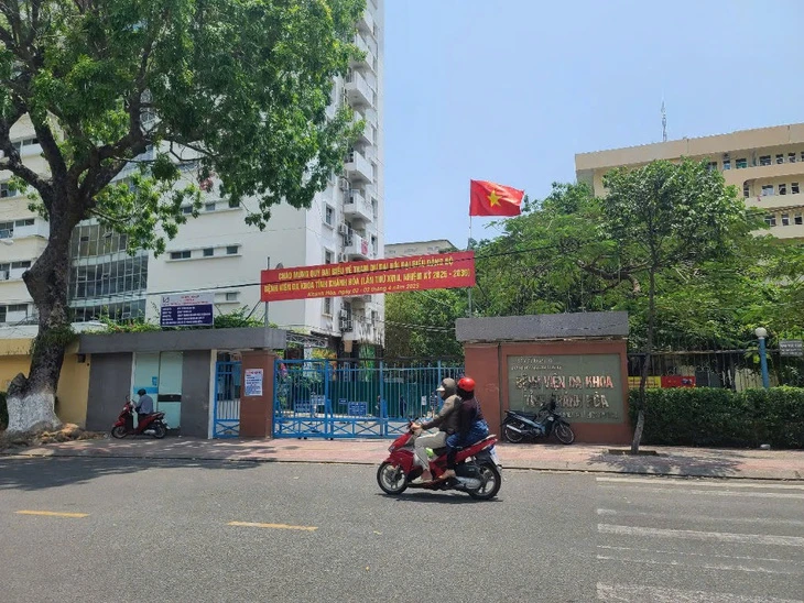 Thực hư bệnh nhân đi khám chỉ lấy thẻ bảo hiểm y tế giấy, không quét thẻ điện tử