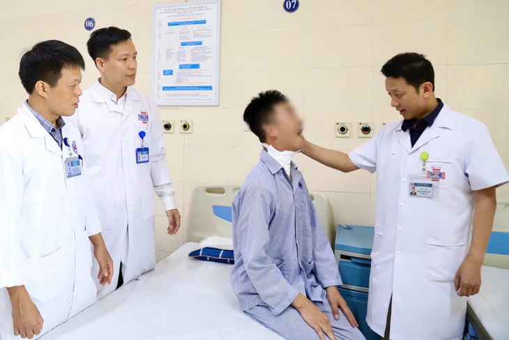 Ung thư lưỡi dễ nhầm lẫn với nhiệt miệng: Dấu hiệu nào để phát hiện sớm?