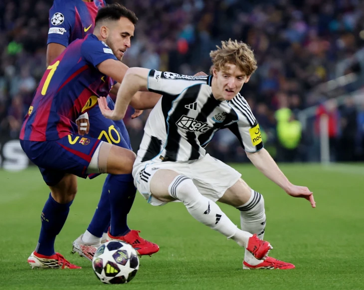 Barca đạt thỏa thuận chiêu mộ ngôi sao đắt giá của tuyển Anh