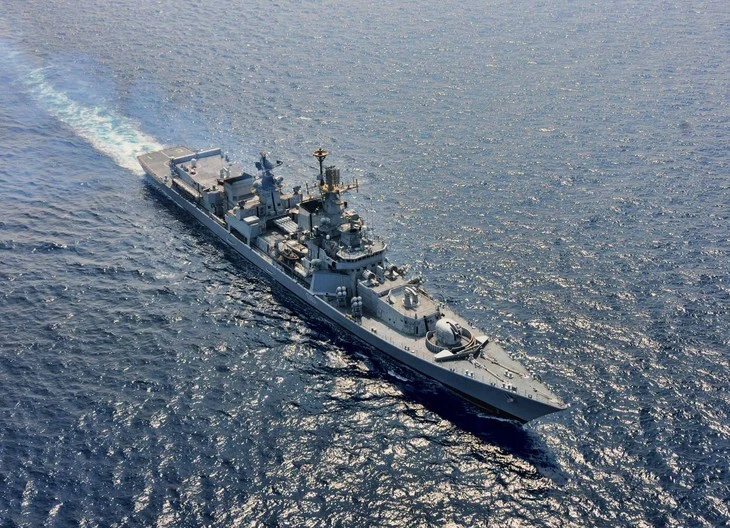 Chiến hạm Ấn Độ cùng Philippines lần đầu tuần tra chung Biển Đông