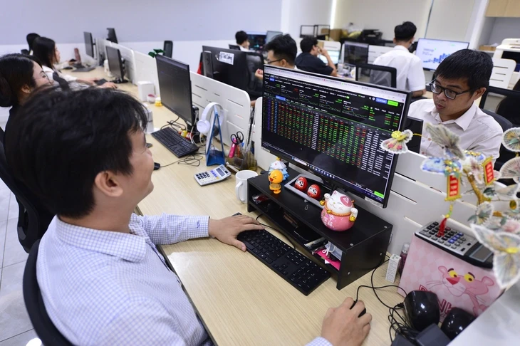 'Sang tay' cổ phiếu Vingroup: Xuất hiện lệnh thỏa thuận khủng gần 10.000 tỉ đồng