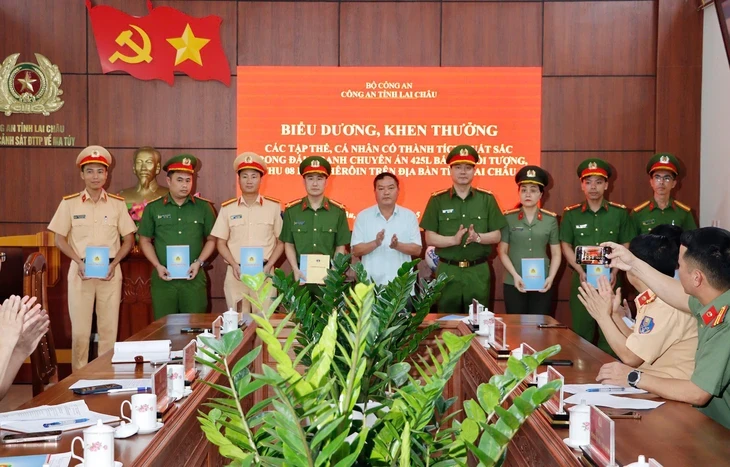 'Bà trùm' móc nối họ hàng lập đường dây khép kín buôn ma túy bị bắt
