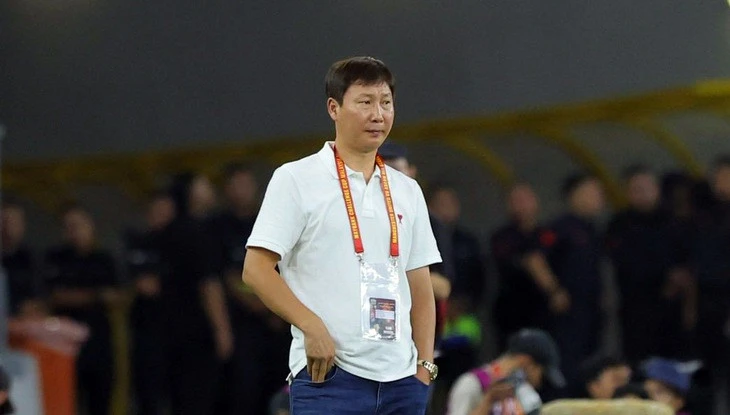 HLV Kim Sang Sik: 'Cầu thủ Đông Nam Á tự hào khi đối đầu và thắng Man United'