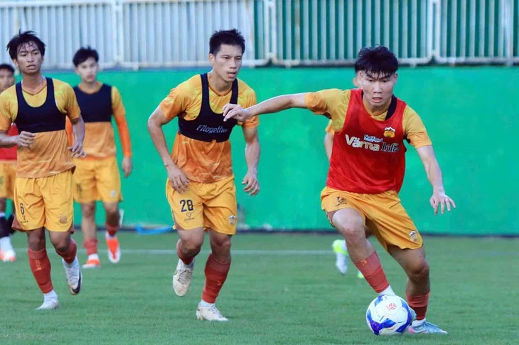 CLB Hoàng Anh Gia Lai sẽ lại đua trụ hạng?