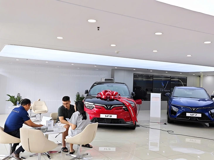 Góp ý chính sách hỗ trợ đổi xe điện: Bolt xin nới luật, Vingroup rót mạnh ưu đãi